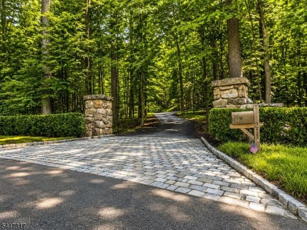 211 Douglass Ave, Bernardsville, NJ 07924