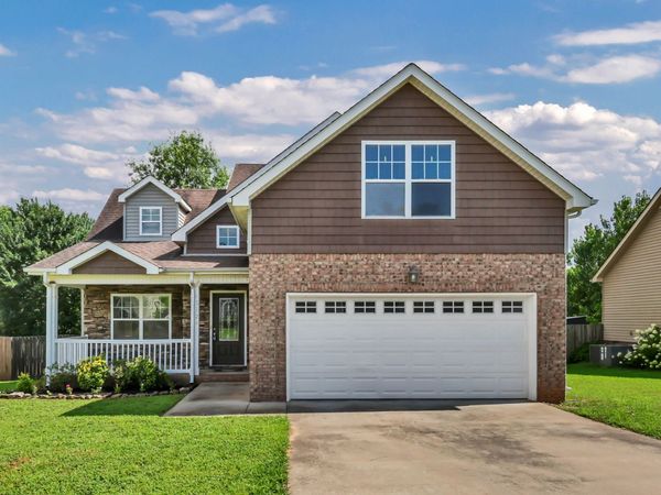 1124 Ishee Dr , Clarksville, TN 37042