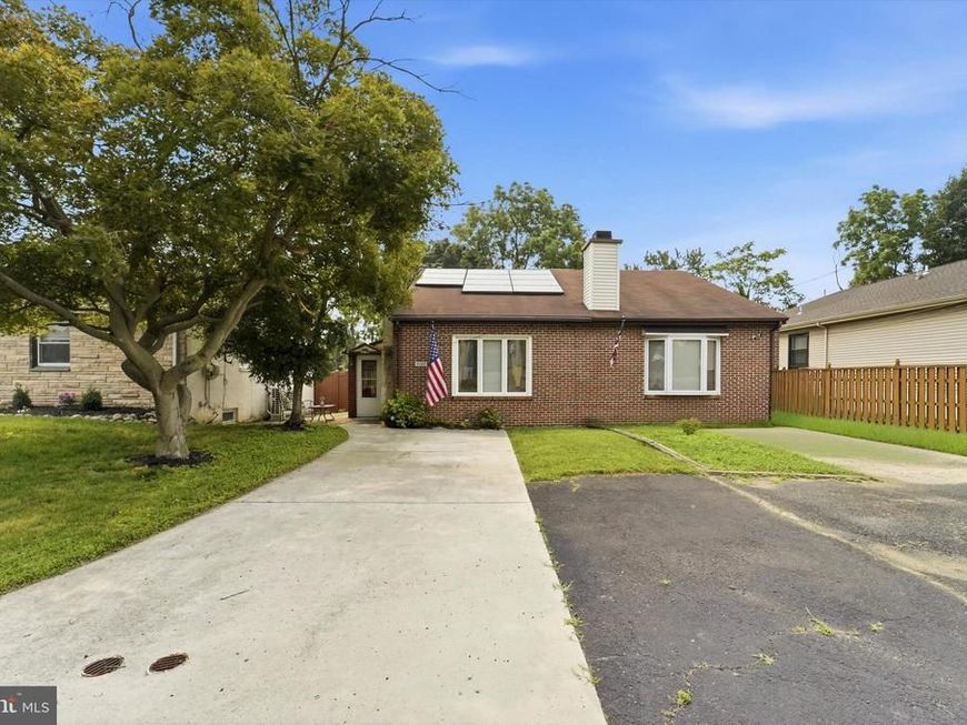 9209 Hegerman Street, Philadelphia, PA 19114 Main Photo