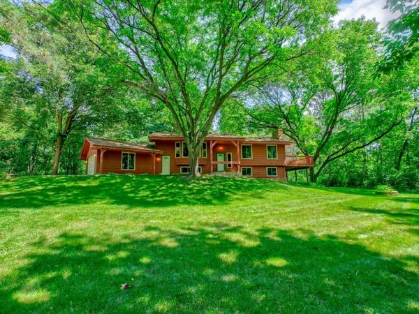 10 High Circle Way , North Oaks, MN 55127