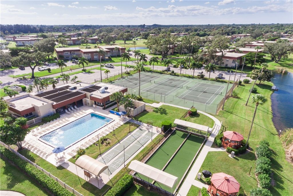 52 Woodland Drive, Unit 103, Vero Beach, FL 32962 Photo