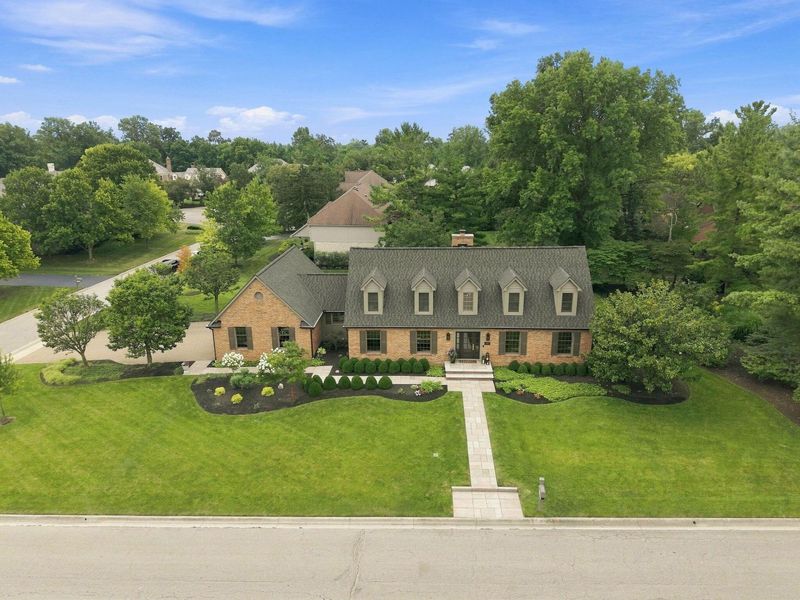 6075 Whittingham Drive, Dublin, OH 43017 Photo 2