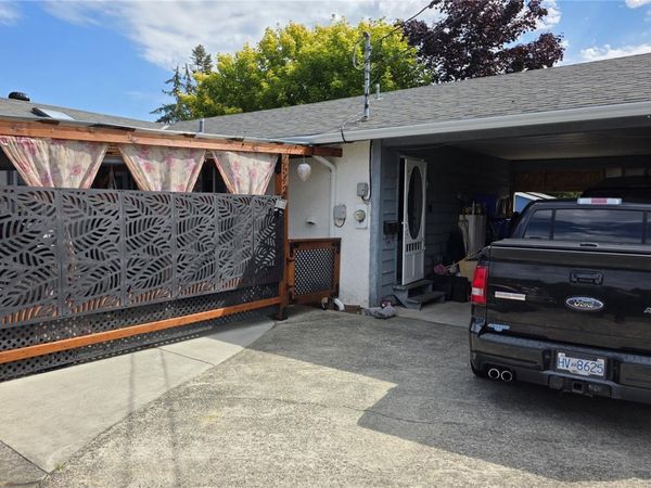 542 Grayson Rd , Campbell River, BC V9W 6K4