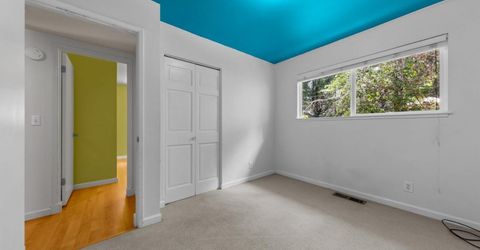 917 Rainbow Drive, South Lake Tahoe, CA 96150 Photo