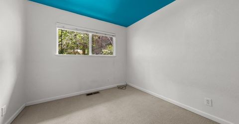 917 Rainbow Drive, South Lake Tahoe, CA 96150 Photo