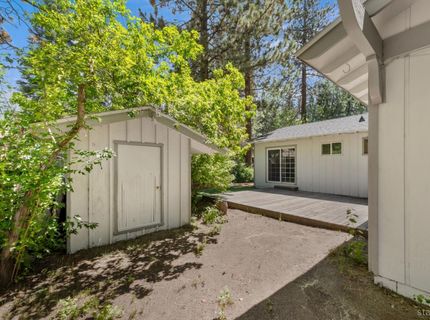 917 Rainbow Drive, South Lake Tahoe, CA 96150 Photo
