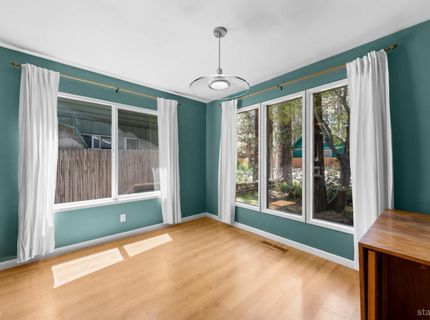 917 Rainbow Drive, South Lake Tahoe, CA 96150 Photo