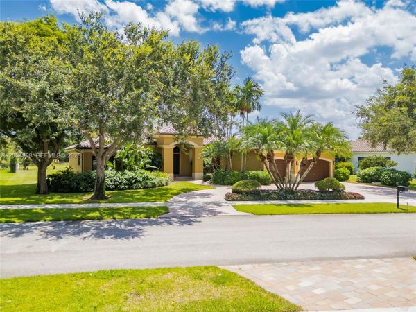 13860 SW 40th St, Davie, FL 33330