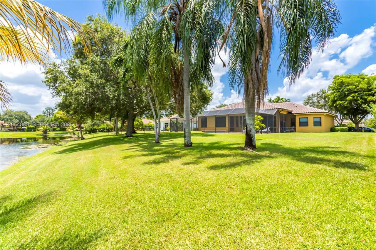 13860 SW 40th St, Davie, FL 33330 Photo
