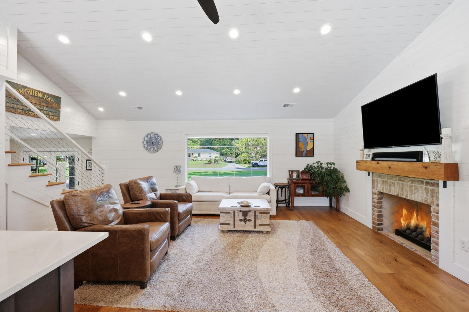 678 Edmonds Drive Photo 10