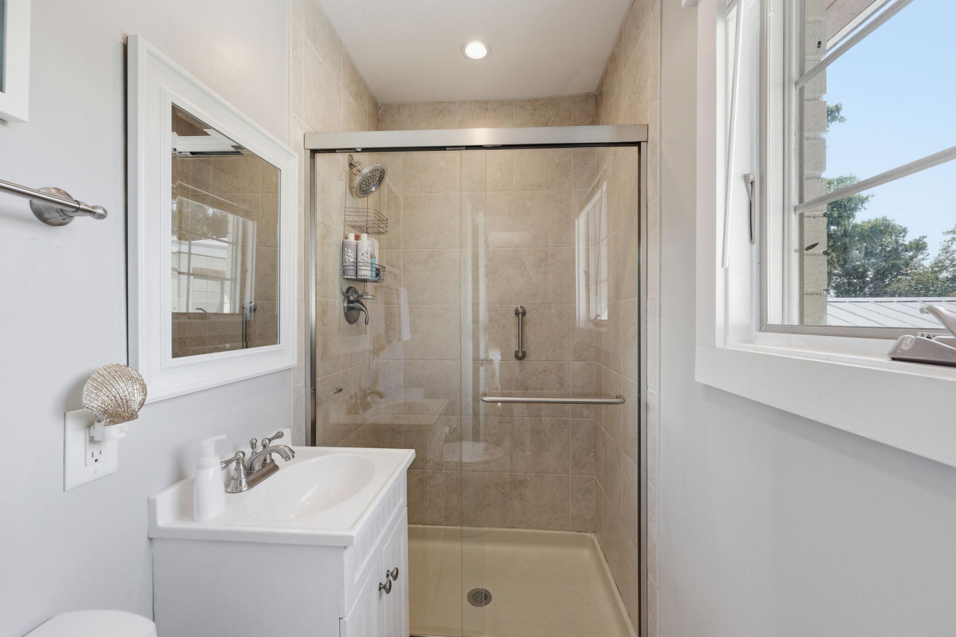 678 Edmonds Drive Photo 31