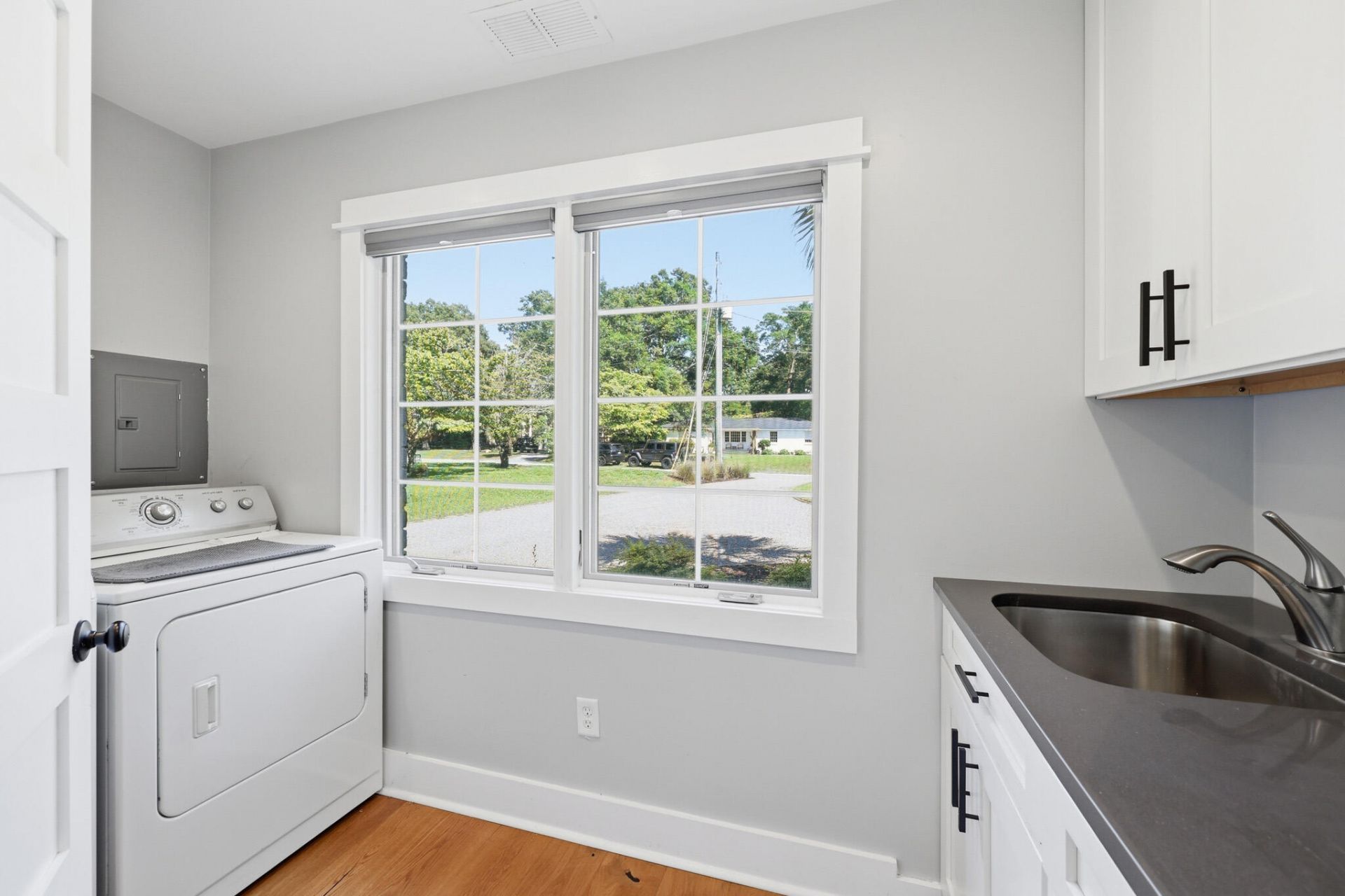 678 Edmonds Drive Photo 32