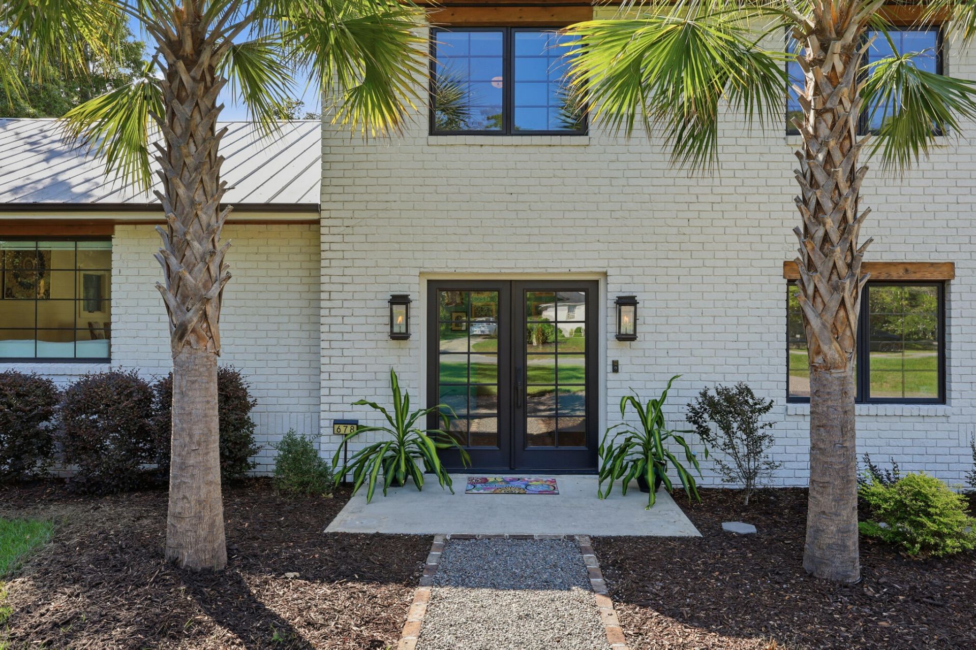 678 Edmonds Drive Photo 4