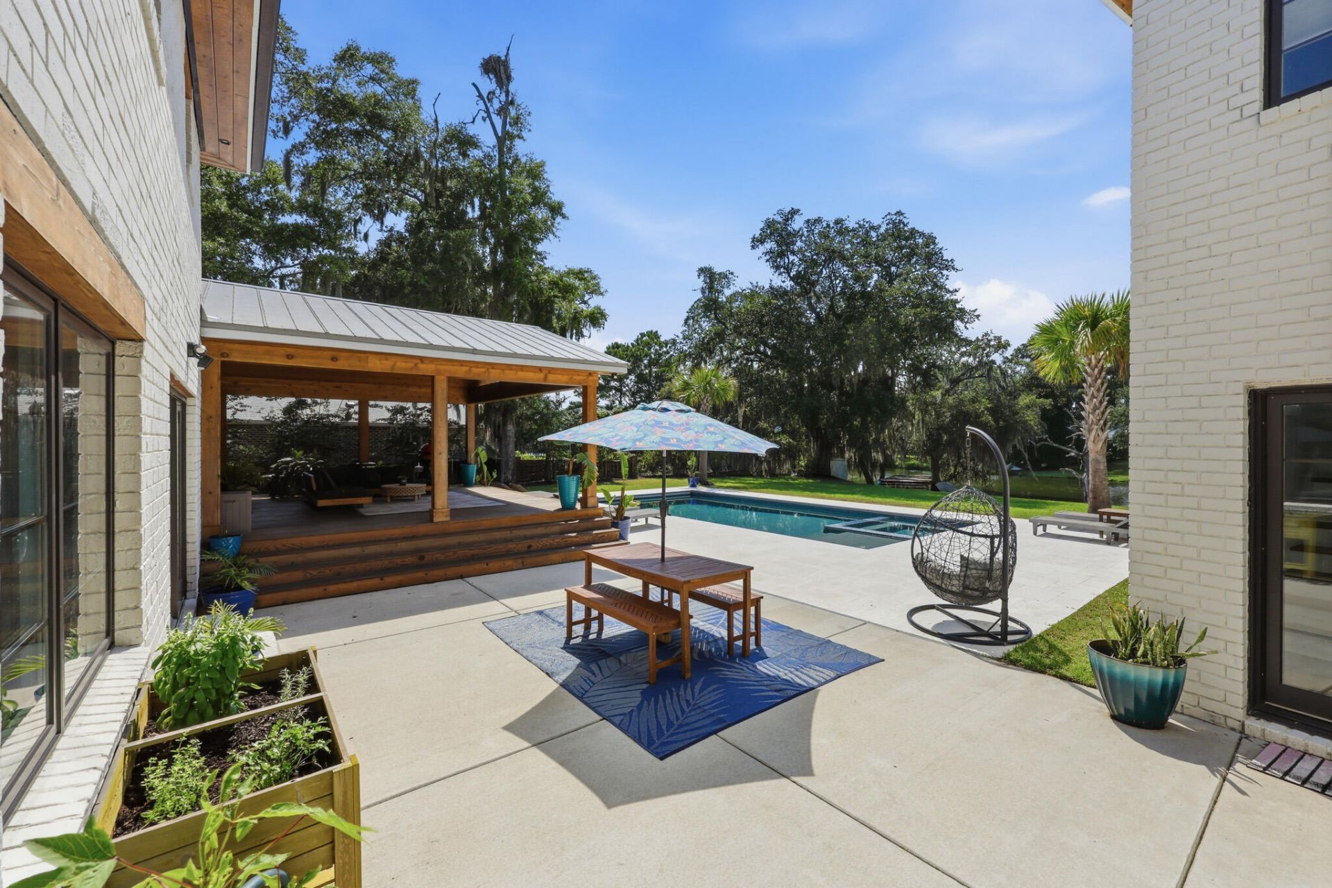 678 Edmonds Drive Photo 43