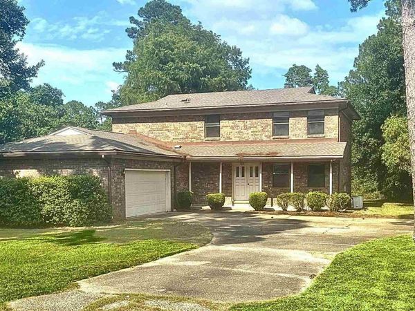 550 Riola Pl, Pensacola, FL 32506