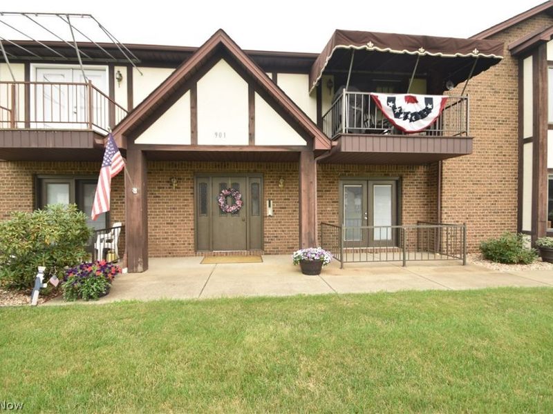 901 Pearson Circle, Unit 2, Boardman, OH 44512 Photo 1