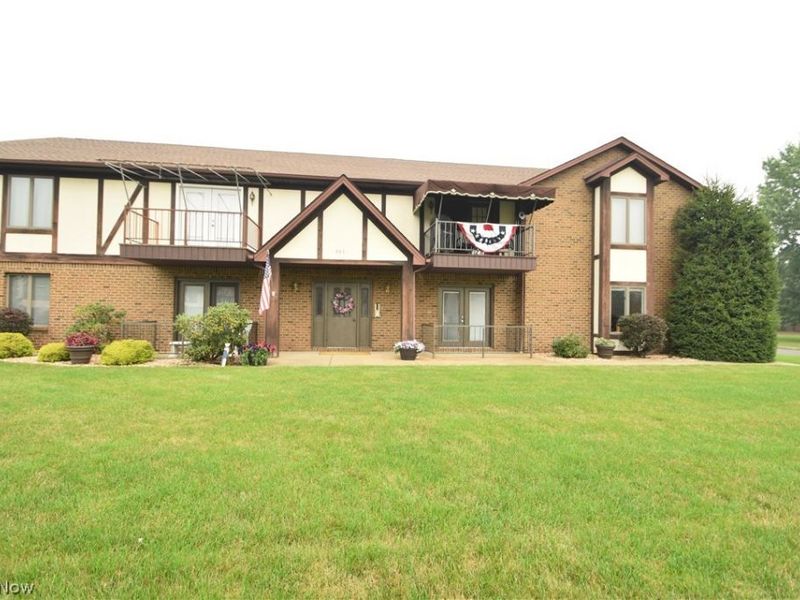 901 Pearson Circle, Unit 2, Boardman, OH 44512 Photo 2