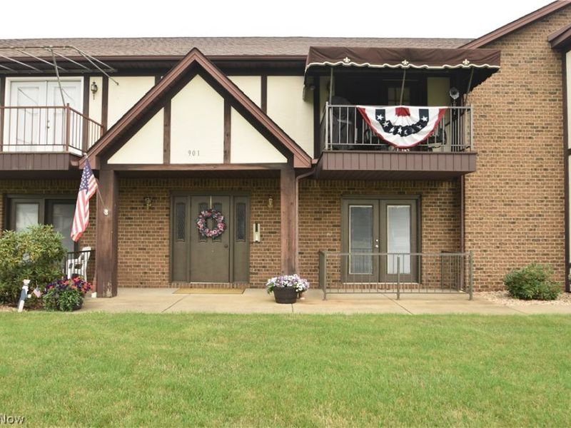 901 Pearson Circle, Unit 2, Boardman, OH 44512 Photo 3