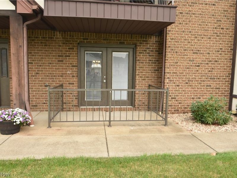 901 Pearson Circle, Unit 2, Boardman, OH 44512 Photo 4