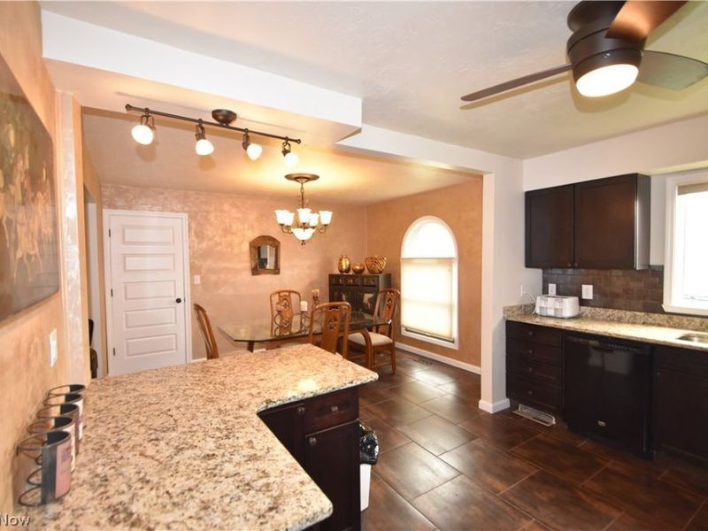 901 Pearson Circle, Unit 2, Boardman, OH 44512 Photo 7