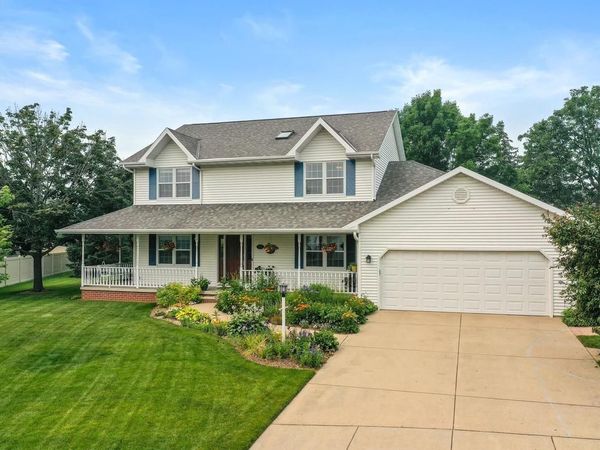 1388 GRAYSTONE COURT, De Pere, WI 54115