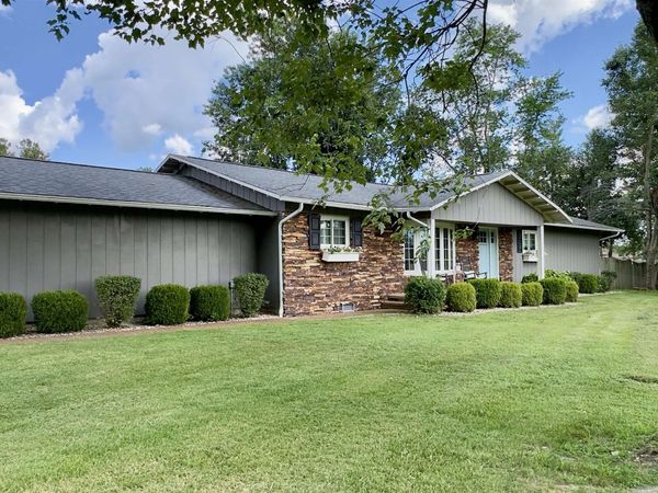 1402 E Cleveland Street E, West Frankfort, IL 62896