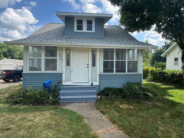 229 28th Street DR , Cedar Rapids, IA 52403