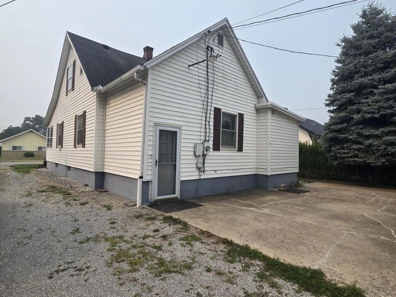 946 E Spring Street, Saint Marys, OH 45885 Photo 2