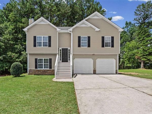 18 Farmington Drive, Temple, GA 30179