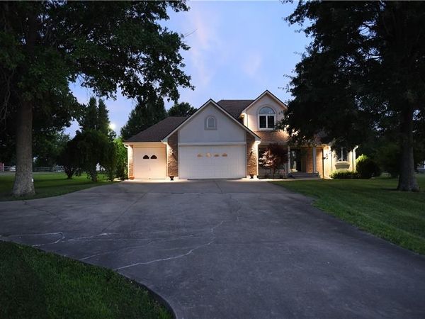 19301 E 215th Street, Harrisonville, MO 64701