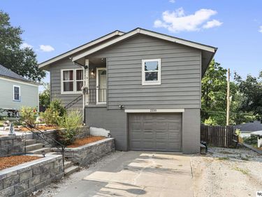 2210 Avenue C, Plattsmouth, NE 68048