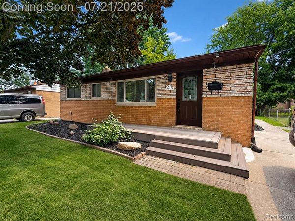 33424 Cheryl Street S, Clinton Twp, MI 48035