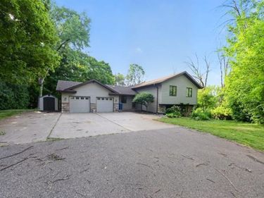 4110 Juneau Lane N, Plymouth, MN 55446