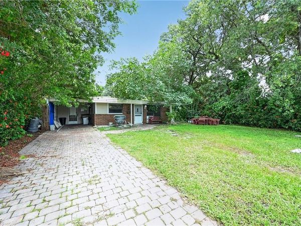 1223 Embassy LN , NAPLES, FL 34104