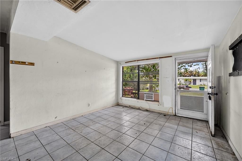 1223 Embassy Ln, Naples, FL 34104 Photo