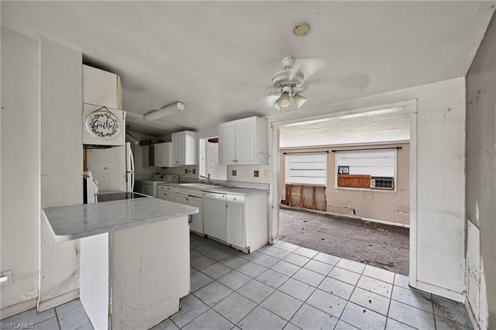 1223 Embassy Ln, Naples, FL 34104 Photo