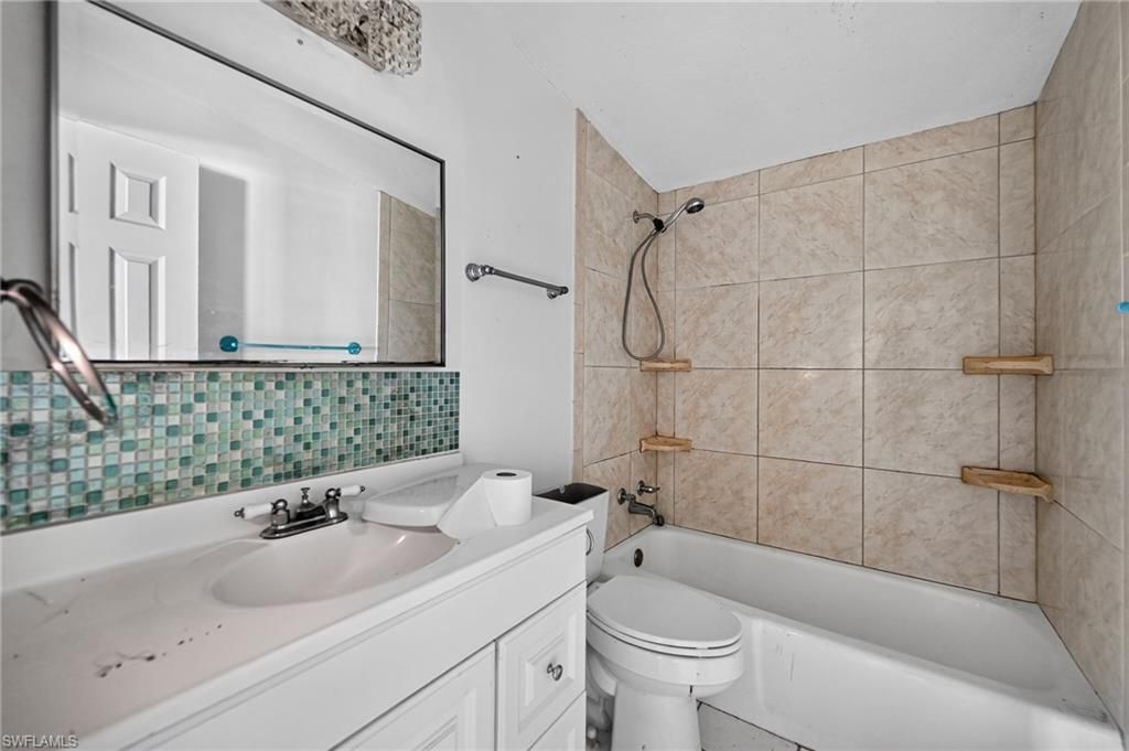 1223 Embassy Ln, Naples, FL 34104 Photo
