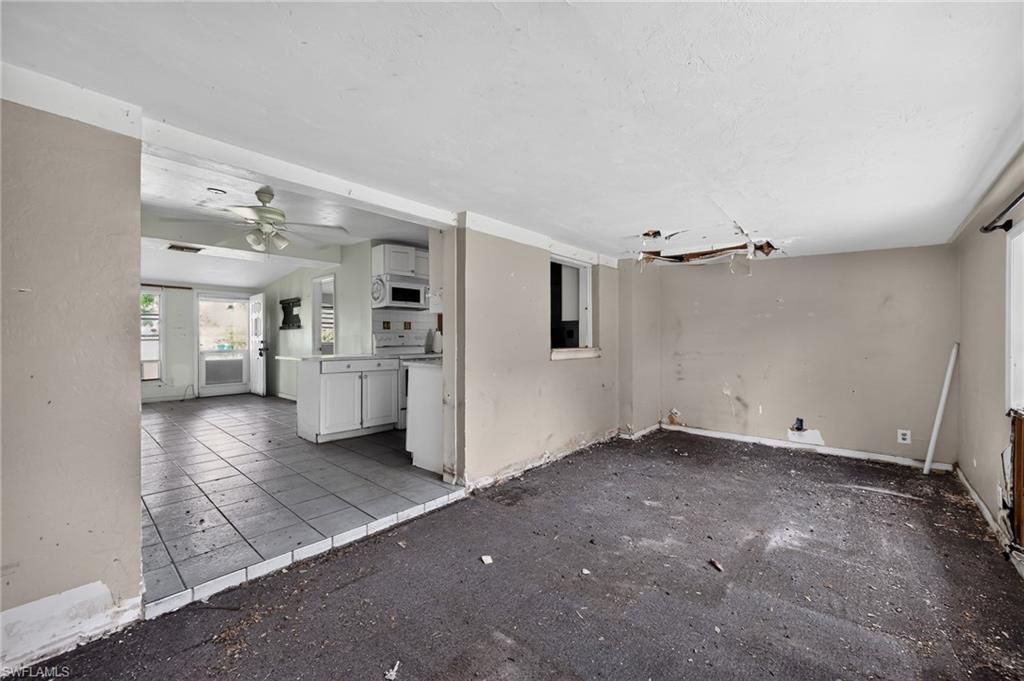 1223 Embassy Ln, Naples, FL 34104 Photo