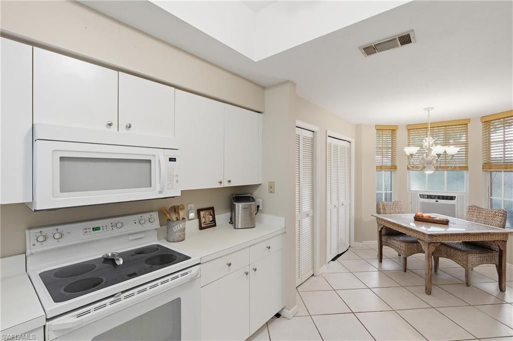 8045 Tiger Cv, Unit 502, Naples, FL 34113 Photo
