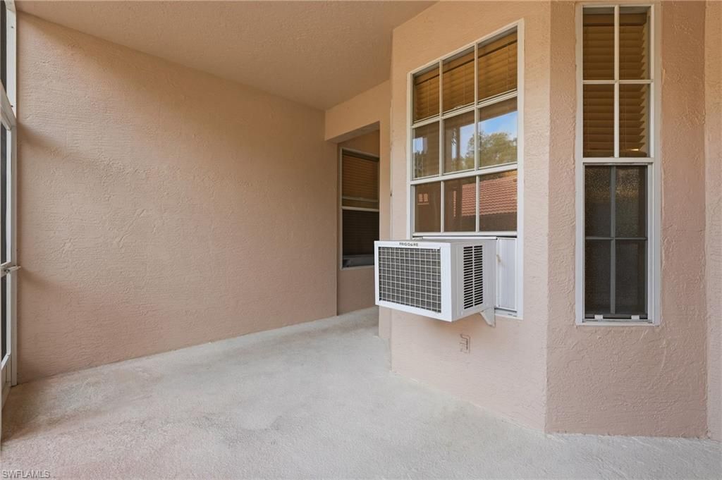 8045 Tiger Cv, Unit 502, Naples, FL 34113 Photo