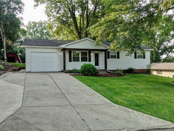 403 Engadine Court SW, Sugarcreek, OH 44681