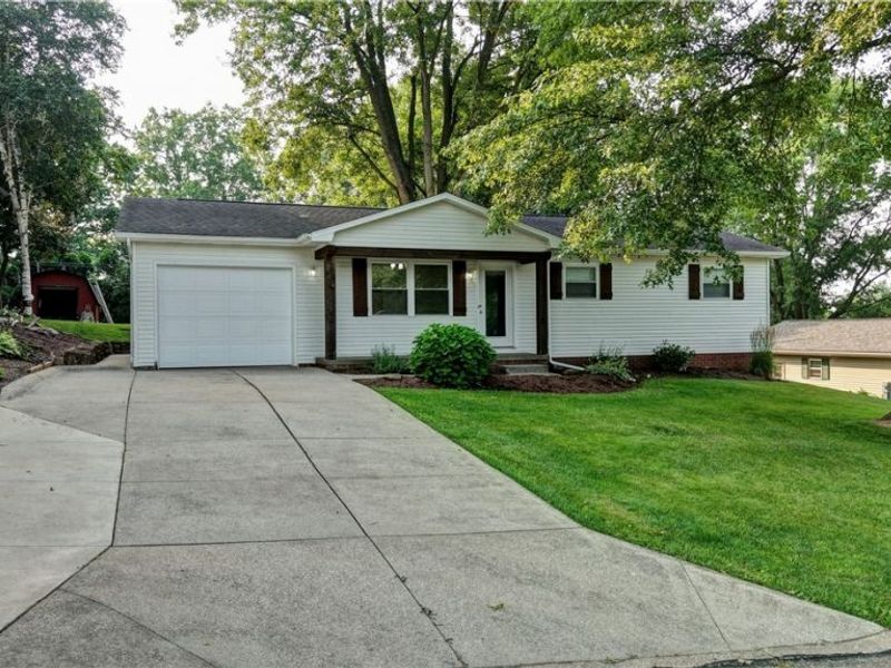 403 Engadine Court SW, Sugarcreek, OH 44681 Photo 1