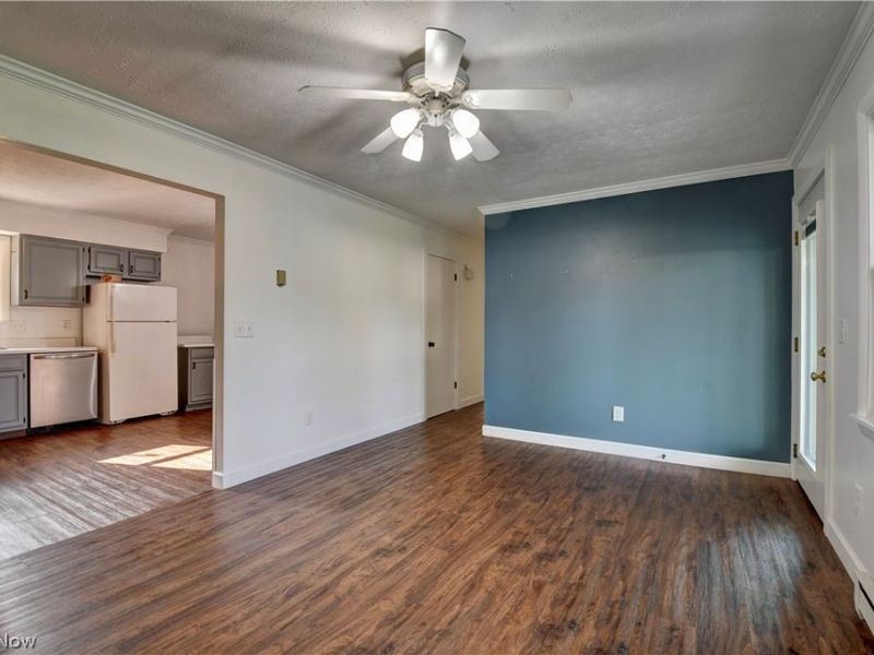 403 Engadine Court SW, Sugarcreek, OH 44681 Photo 8