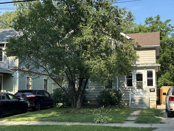 411 N Pleasant Street, Jackson, MI 49202