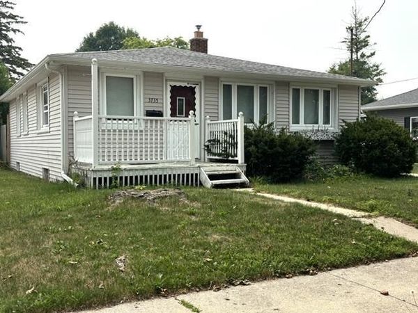 3735 Custer STREET, Manitowoc, WI 54220