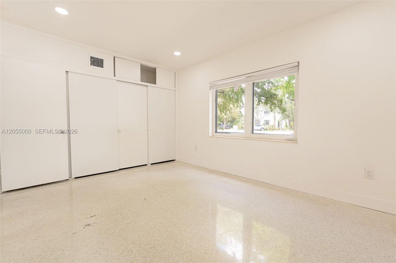 580 University Dr , Unit 2, Coral Gables, FL 33134 Photo
