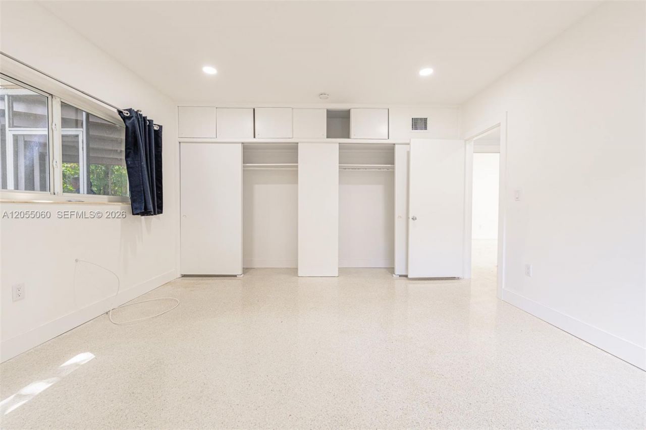 580 University Dr , Unit 2, Coral Gables, FL 33134 Photo