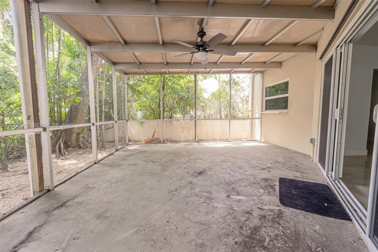 580 University Dr, Unit 2, Coral Gables, FL 33134 Photo