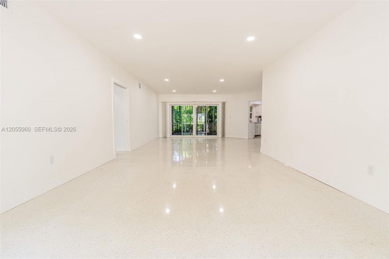 580 University Dr , Unit 2, Coral Gables, FL 33134 Photo