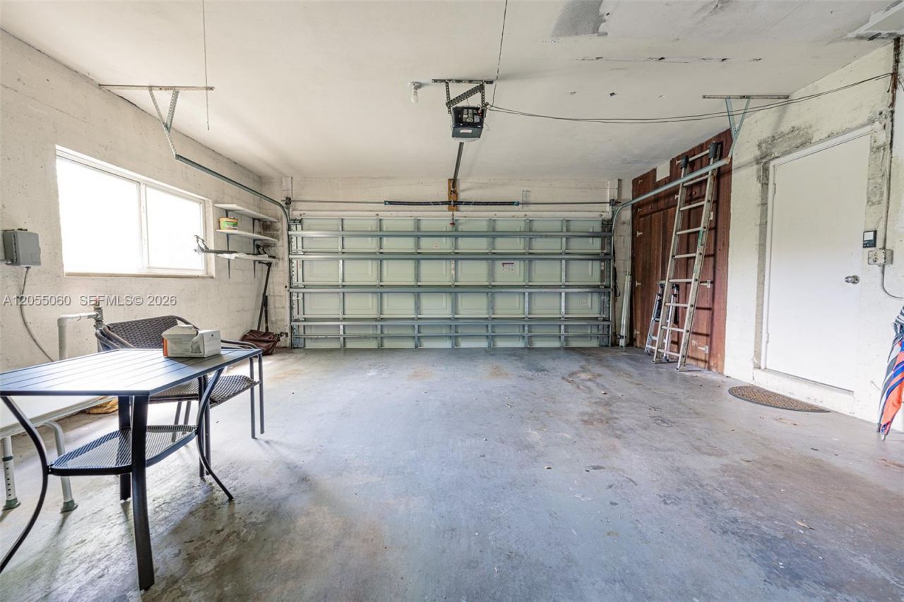 580 University Dr, Unit 2, Coral Gables, FL 33134 Photo